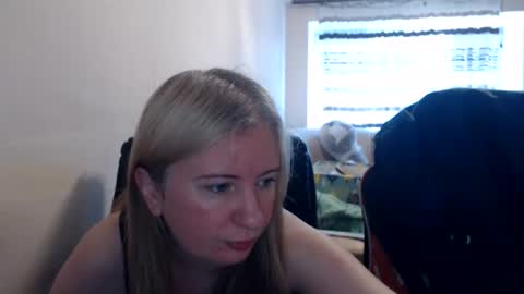 Snapshot of jenisandpeter chatting on 18, 6, 2026 JenisAndPeter online show from 18, 6, 2026