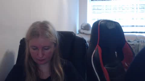 Snapshot of jenisandpeter chatting on 21, 6, 2026 JenisAndPeter online show from 21, 6, 2026