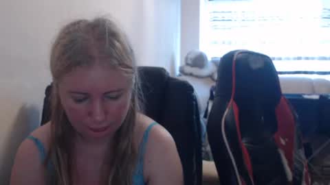 Snapshot of jenisandpeter chatting on 22, 6, 2026 JenisAndPeter online show from 22, 6, 2026