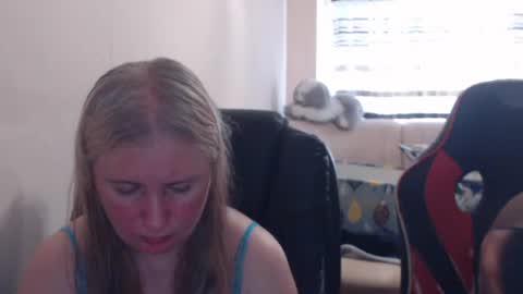 Snapshot of jenisandpeter chatting on 22, 6, 2026 JenisAndPeter online show from 22, 6, 2026
