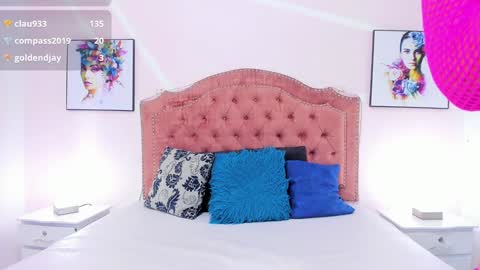 Snapshot of jenna_windsor chatting on 7, 1, 2025 Jenna online show from 7, 1, 2025