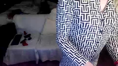 Jenna Cross online show from 20, 2, 2026