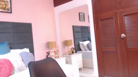 Snapshot of jenner_madison chatting on 8, 11, 2025 jenner_madison online show from 8, 11, 2025