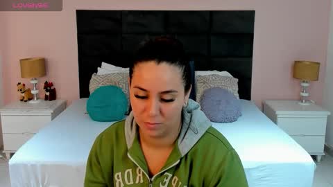 Snapshot of jenner_madison chatting on 4, 12, 2025 jenner_madison online show from 4, 12, 2025