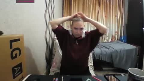 JenniDeep online show from 3, 12, 2025