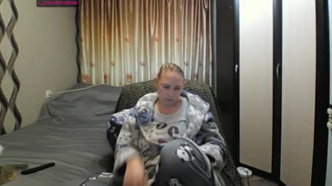 JenniDeep online show from 11, 5, 2026