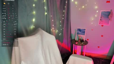 Snapshot of jennie_berry chatting on 8, 9, 2025 Jennie online show from 8, 9, 2025