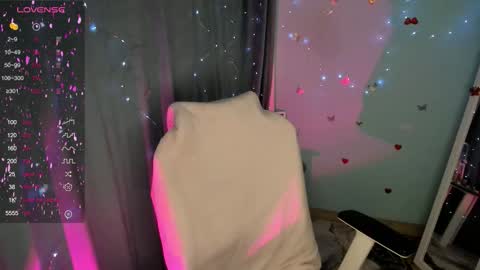 Snapshot of jennie_berry chatting on 18, 11, 2025 Jennie online show from 18, 11, 2025