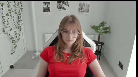 Snapshot of jenniestar chatting on 20, 5, 2026 Karla online show from 20, 5, 2026