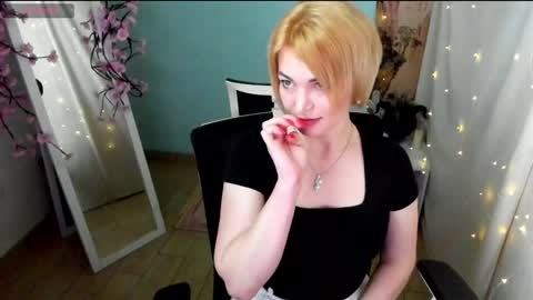 Snapshot of jennifer_cuttie chatting on 5, 5, 2026 Jennifer online show from 5, 5, 2026