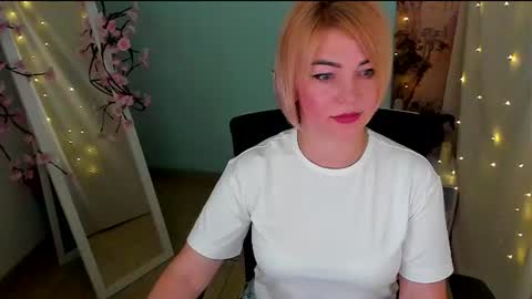 Snapshot of jennifer_cuttie chatting on 19, 6, 2026 Jennifer online show from 19, 6, 2026