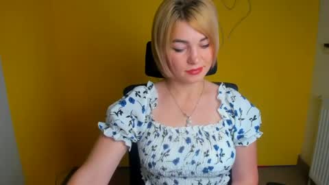Snapshot of jennifer_cuttie chatting on 23, 7, 2026 Jennifer online show from 23, 7, 2026