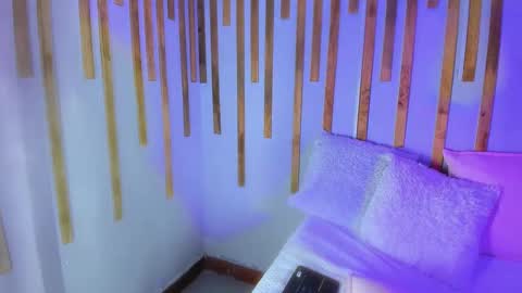 Jennifer vega  online show from 17, 9, 2025