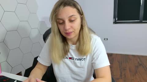 Snapshot of jenniferleee chatting on 3, 2, 2026 Jenny online show from 3, 2, 2026