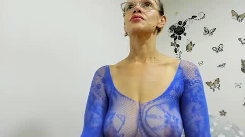 Snapshot of jenniferloveyou chatting on 7, 7, 2026 jenniferloveyou online show from 7, 7, 2026