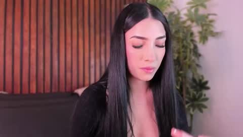     online show from 1, 12, 2025