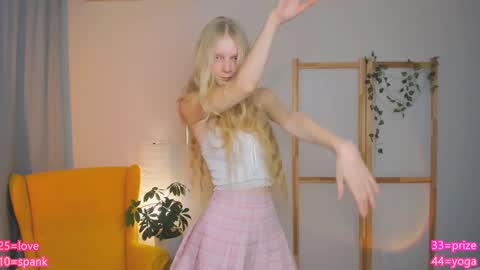 Snapshot of jenny_ames chatting on 5, 12, 2024 Jenny  online show from 5, 12, 2024