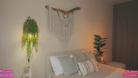 Snapshot of jenny_ames chatting on 28, 10, 2025 Jenny  online show from 28, 10, 2025