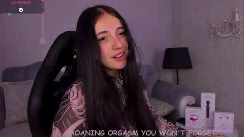 Snapshot of jennyferguson chatting on 4, 2, 2025 Jenny Ferguson online show from 4, 2, 2025