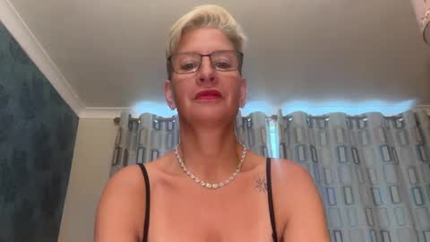 Snapshot of jennyhazel69 chatting on 24, 9, 2025 JennyHazel online show from 24, 9, 2025