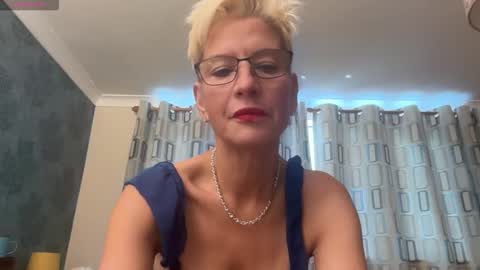 Snapshot of jennyhazel69 chatting on 19, 10, 2025 JennyHazel online show from 19, 10, 2025