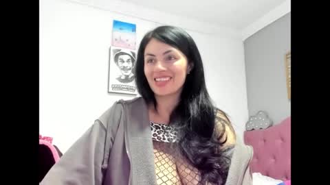 Snapshot of jennywatts_ chatting on 5, 5, 2026 Jenny online show from 5, 5, 2026