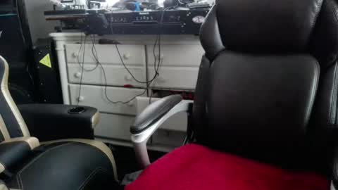 jeremiah0827 online show from 2, 12, 2025