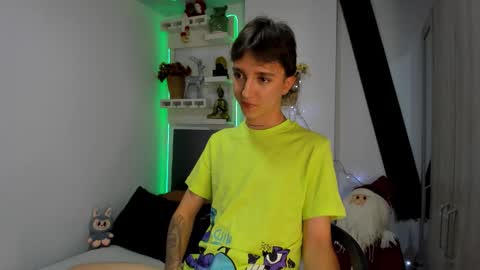 jero independent model online show from 2, 12, 2025