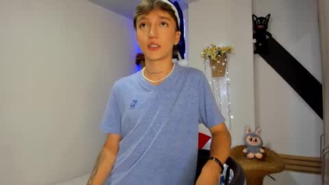 jero independent model online show from 4, 12, 2025