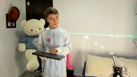 Snapshot of jeremy_salvatore_ chatting on 7, 5, 2026 jero independent model online show from 7, 5, 2026