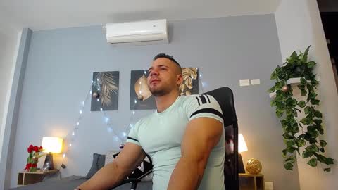Snapshot of jeremylowe chatting on 17, 12, 2024 Jeremy Lowe online show from 17, 12, 2024