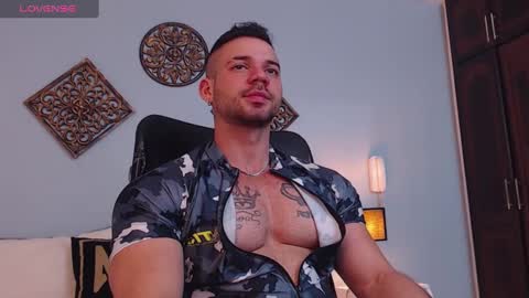 Snapshot of jeremylowe chatting on 12, 3, 2025 Jeremy Lowe online show from 12, 3, 2025