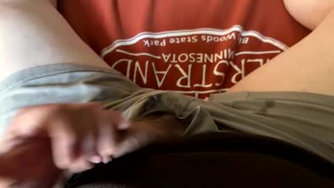 Snapshot of jerswill chatting on 18, 2, 2025 Jeremys room chill and puff one enjoy online show from 18, 2, 2025