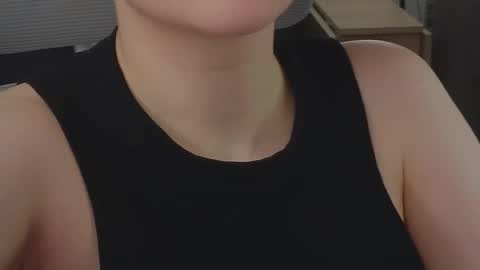 Snapshot of jess0e9 chatting on 9, 9, 2025 JessieVibes online show from 9, 9, 2025