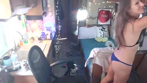 Snapshot of jess_dutton chatting on 26, 5, 2026 Jessica online show from 26, 5, 2026
