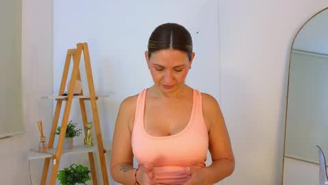 Snapshot of jessey_adams chatting on 21, 5, 2026 bella adams online show from 21, 5, 2026