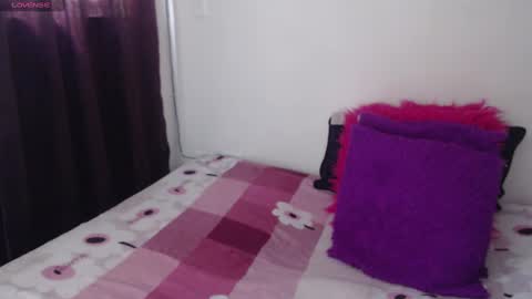 Snapshot of jessi_robertss chatting on 17, 12, 2024 jessica online show from 17, 12, 2024