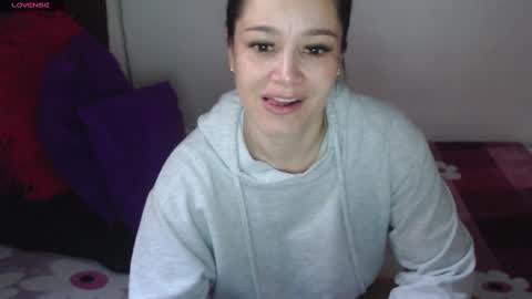 Snapshot of jessi_robertss chatting on 27, 12, 2024 jessica online show from 27, 12, 2024