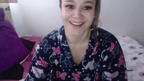 Snapshot of jessi_robertss chatting on 11, 1, 2025 jessica online show from 11, 1, 2025