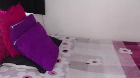 Snapshot of jessi_robertss chatting on 21, 2, 2025 jessica online show from 21, 2, 2025