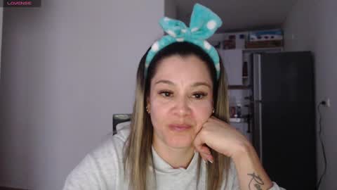 Snapshot of jessi_robertss chatting on 25, 2, 2025 jessica online show from 25, 2, 2025