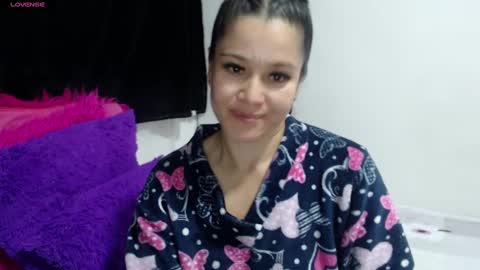 Snapshot of jessi_robertss chatting on 2, 3, 2025 jessica online show from 2, 3, 2025