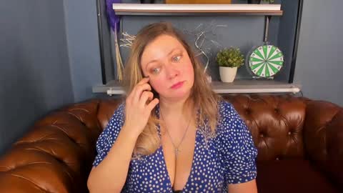 Snapshot of jessica_foxie chatting on 2, 1, 2025 Jessica online show from 2, 1, 2025
