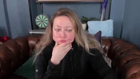 Snapshot of jessica_foxie chatting on 7, 1, 2025 Jessica online show from 7, 1, 2025