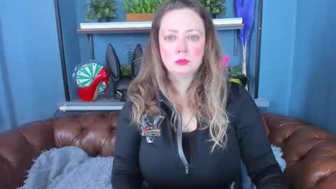 Snapshot of jessica_foxie chatting on 5, 3, 2025 Jessica online show from 5, 3, 2025