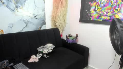 Snapshot of jessica_latina777 chatting on 17, 12, 2025 JESSICA online show from 17, 12, 2025