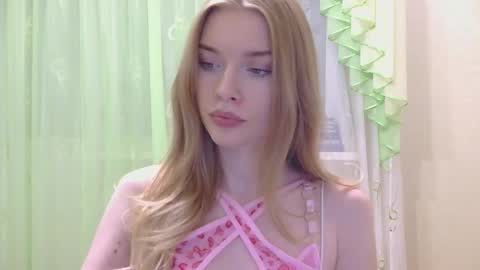 Snapshot of jessika__peach chatting on 29, 9, 2025 Marina online show from 29, 9, 2025
