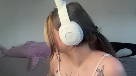 Snapshot of jessluck_1 chatting on 10, 6, 2026 jessluck_1 online show from 10, 6, 2026