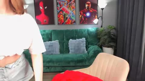 Snapshot of jessswalker chatting on 3, 5, 2026 JesssWalker online show from 3, 5, 2026
