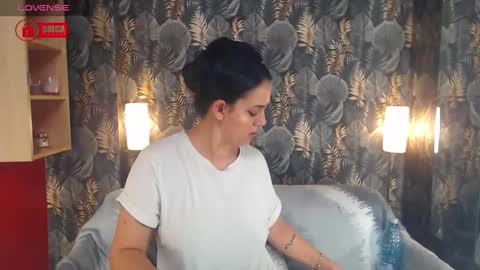 Snapshot of jessthewicked chatting on 3, 2, 2025 JessTheWicked online show from 3, 2, 2025